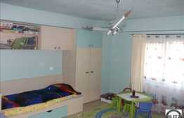 De vanzare 3 camere decomandate, 77 mp utili, boxa la subsol, zona Piata Cipariu