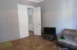 4 camere pe 2 nivele, 110 mp, decomandat, parcare, boxa, zona strazii Paris