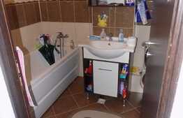 Apartament 3 camere, 70 mp utili, parcare, zona Primaria Baciu