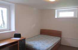 Garsoniera, 25 mp, decomandata, boxa la subsol, zona Bisericii Ortodoxe