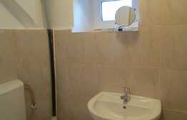 Garsoniera, 25 mp, decomandata, boxa la subsol, zona Bisericii Ortodoxe