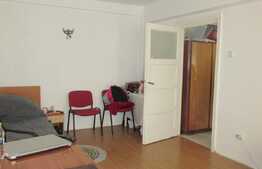 Garsoniera, 28,5 mp, decomandata, zona strazii Andrei Saguna