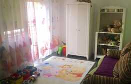 Apartament 3 camere, 80 mp, decomandat, parcare, zona Oncos 