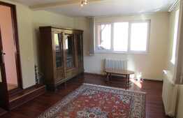 Apartament 5 camere, 100 mp, decomandat, garaj, parcare, zona strazii Suceava