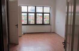 Apartament 3 camere, 96 mp, decomandat, imobil tip casa, zona strazii Napoca
