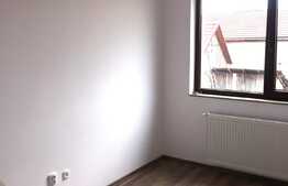 Apartament de vanzare cu 2 camere, 40 mp! Parcare! Zona strazii Tauti!