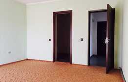 Apartament 3 camere, 82 mp, imobil nou, parcare, zona restaurantului Regal