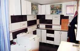 Apartament 3 camere, 110 mp, decomandat, imobil tip casa/vila, zona Petrom