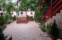 Apartament 3 camere, 110 mp, decomandat, imobil tip casa/vila, zona Petrom