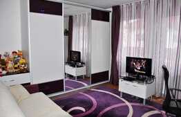 Apartament 3 camere, 110 mp, decomandat, imobil tip casa/vila, zona Petrom