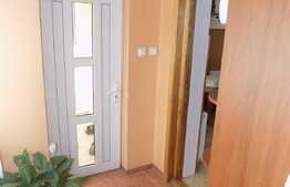 Casa 4 camere, 176 mp, teren 1254 mp, zona linistita de case/vile