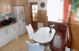 Casa 4 camere, 176 mp, teren 1254 mp, zona linistita de case/vile