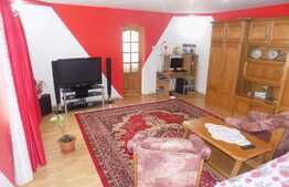 Casa 4 camere, 176 mp, teren 1254 mp, zona linistita de case/vile