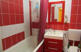 3 camere, 67,4 mp, decomandat, etaj intermediar, garaj, zona strazii Primaverii