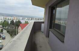 Garsoniera 37 mp, imobil nou, etaj intermediar, terasa, parcare, zona Nora