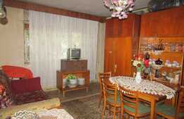 De vanzare apartament 3 camere, 63 mp, decomandat, zona BIG