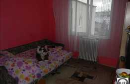 De vanzare apartament cu 4 camere, 57 mp,  zona strazii Mehedinti