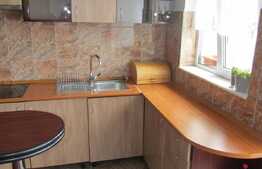 Apartament 4 camere, 65 mp, decomandat, parcare, garaj, boxa, zona Piata Flora