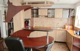 Apartament 4 camere, 65 mp, decomandat, parcare, garaj, boxa, zona Piata Flora