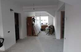 Mansarda inalta cu 2 camere, 49 mp, 2 balcoane! Parcare! Zona Terra!