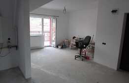 Mansarda inalta cu 2 camere, 49 mp, 2 balcoane! Parcare! Zona Terra!