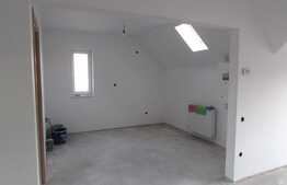 Mansarda inalta cu 2 camere, 49 mp, 2 balcoane! Parcare! Zona Terra!