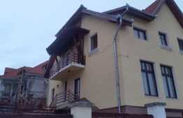 Duplex, 130 mp utili, 200 mp teren, zona linistita de case!