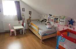 Mansarda cu 3 camere, 92 mp, 1 balcon! Parcare! Zona strazii Eroilor!