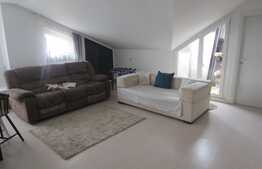 Mansarda cu 3 camere, 92 mp, 1 balcon! Parcare! Zona strazii Eroilor!