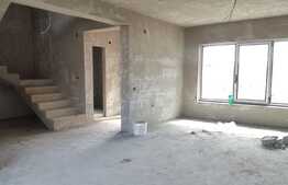 Casa individuala, 240 mp, 680 mp teren, zona linistita de case si vile