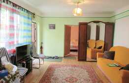 Apartament 2 camere, 44 mp, decomandat, gradina, parcare, zona strazii Paris