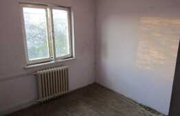 De vanzare garsoniera 11 mp, etaj intermediar, zona strazii Constantin Brancusi