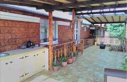 De vanzare apartament 2 camere, 80 mp, terasa, garaj, zona semicentrala!