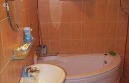 2 camere, 57 mp plus 12 mp balcon, etaj intermediar, zona Tauti