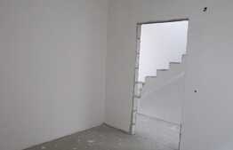 Duplex cu 4 camere, 120 mp, teren de 200 mp! Zona de case!