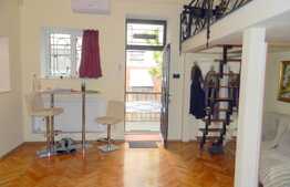 Garsoniera 40 mp, A. C., nisa de dormit, mobilat modern, zona Piata Muzeului