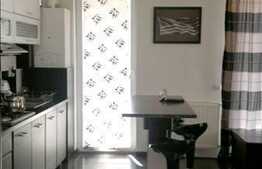 2 camere de vanzare, 55 mp, situat in zona strazii Eroilor.