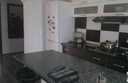 2 camere de vanzare, 55 mp, situat in zona strazii Eroilor.