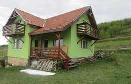 Casa individuala, 140 mp, teren de 700 mp, zona linistita