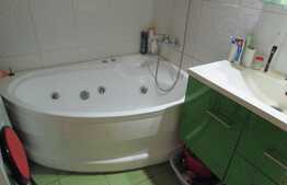 De vanzare apartament 2 camere, decomandat, 49 mp! Zona strazii Florilor!