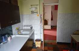 Apartament 3 camere, 76,52 mp, decomandat, etaj intermediar, zona Calvaria