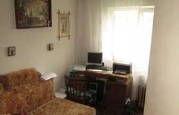 3 camere, 55 mp, etaj intermediar, boxa la subsol, zona strazii Primaverii