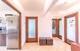 Apartament 3 camere, 65 mp, boxa subsol, garaj, zona strazii Nicolae Titulescu