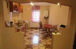 Apartament, 3 camere, 68 mp, decomandat, garaj, zona Kaufland