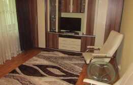 Apartament, 3 camere, 68 mp, decomandat, garaj, zona Kaufland