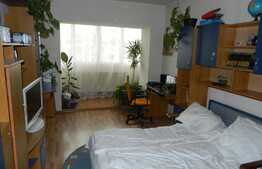 Apartament 4 camere, 91 mp, decomandat, zona strazii Nicolae Titulescu