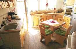 Apartament 3 camere, 62 mp, etaj intermediar, garaj, zona Petrom