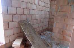 Casa individuala cu 4 camere, 160 mp utili, teren de 350 mp! Zona Vivo!