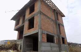 Casa individuala cu 4 camere, 160 mp utili, teren de 350 mp! Zona Vivo!