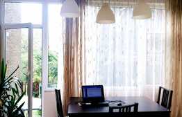 Apartament 3 camere, 95 mp, terasa 250 mp, boxa subsol, zona Calea Dorobantilor